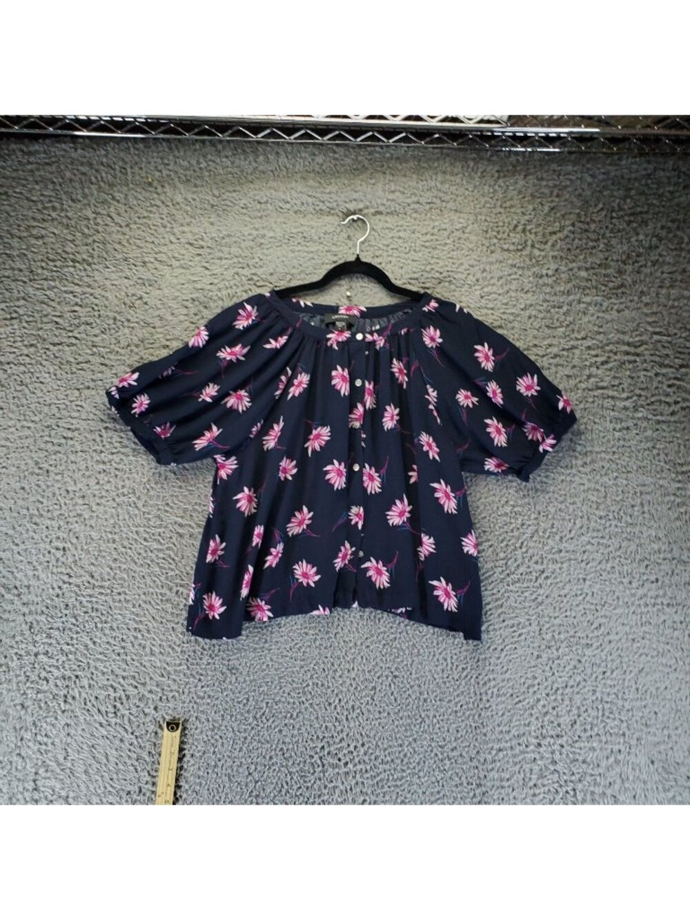 Karen Kane Top Womens Large Navy Blue Floral Puff Sleeve Blouse Viscose USA